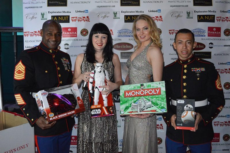 Alan-Action-Models-with-Toys-For--Tots-2015-(2)